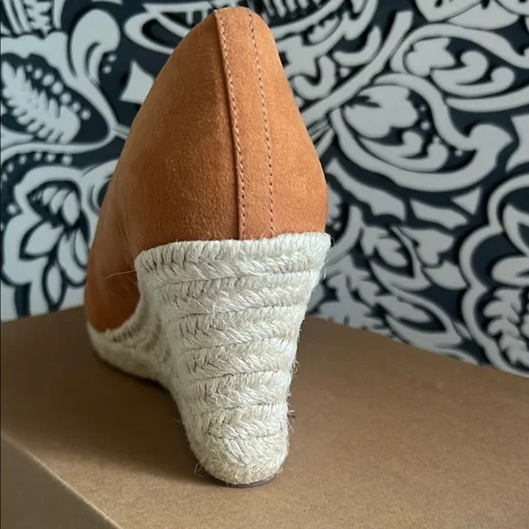 J. Crew Factory Tan Sueded Espadrille Wedge Shoes Size 7 - Picture 5 of 5